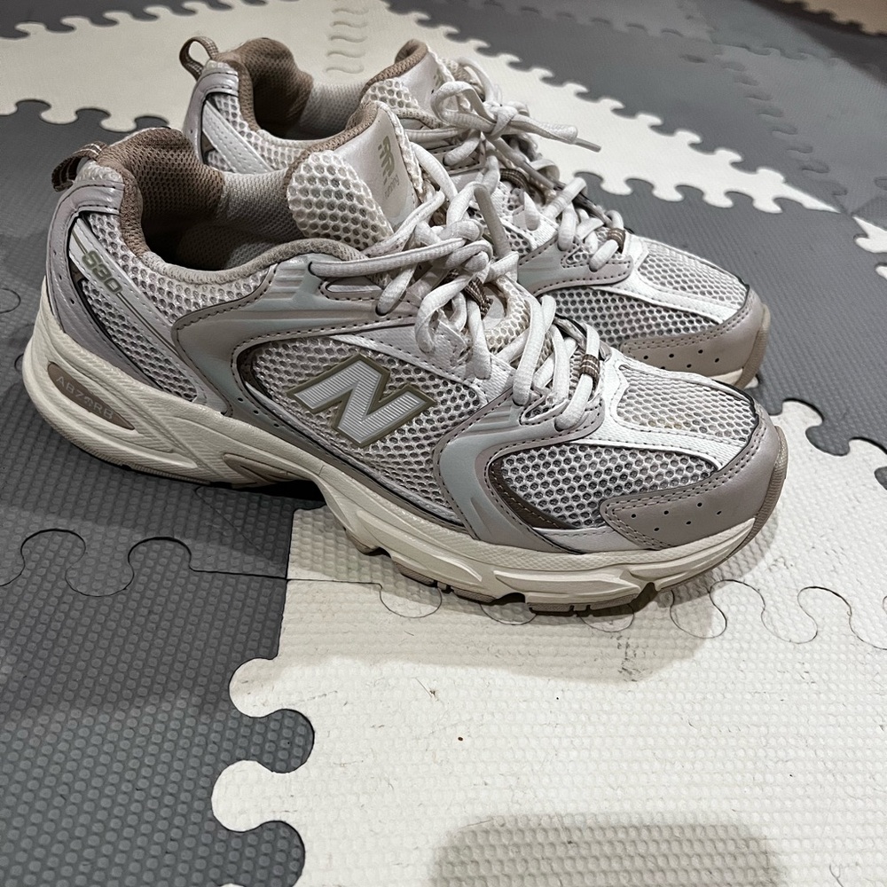 New Balance Runnign 530 size M 7 W 8.5